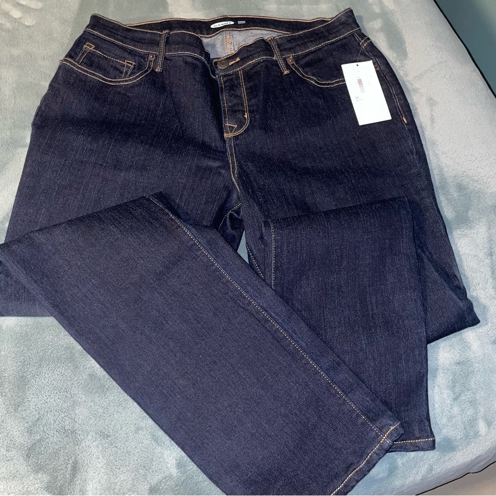 Old Navy Curvy Straight Jeans - Picture 2 of 4